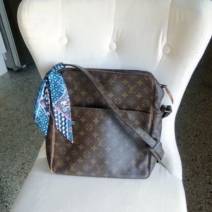 Authentic Louis Vuitton Marceau GM Shoulder Bag